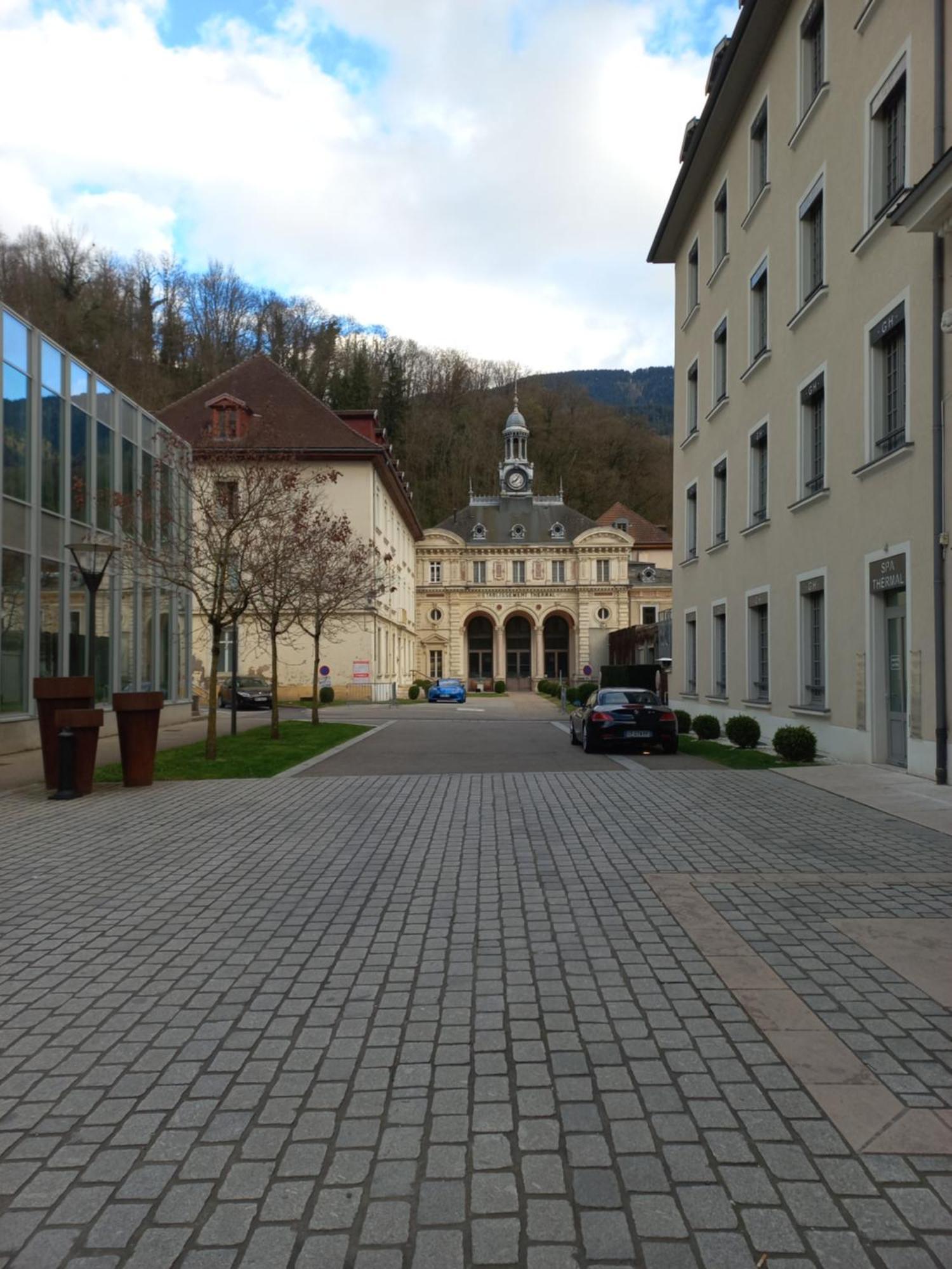 Residence Du Parc Saint-Martin-dʼUriage Kültér fotó