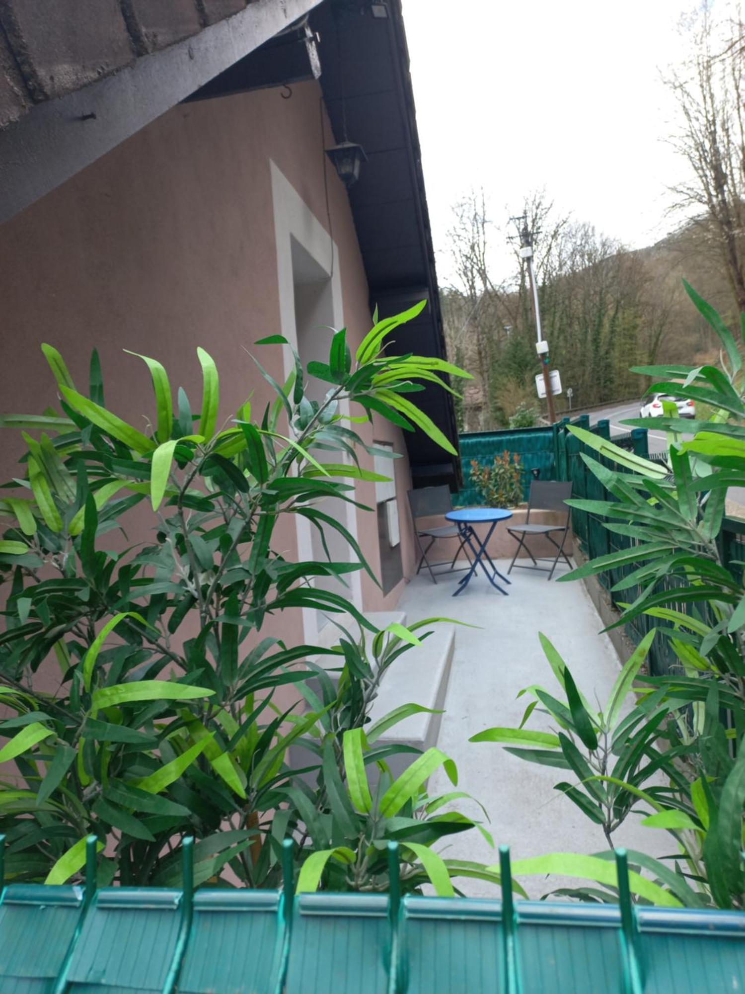 Residence Du Parc Saint-Martin-dʼUriage Kültér fotó
