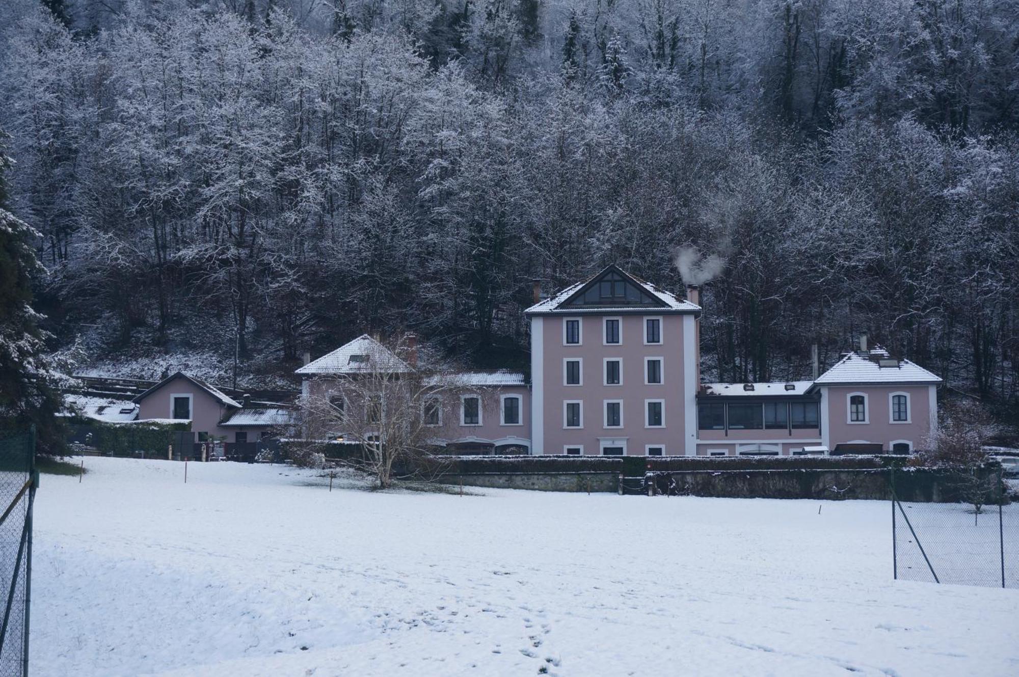 Residence Du Parc Saint-Martin-dʼUriage Kültér fotó